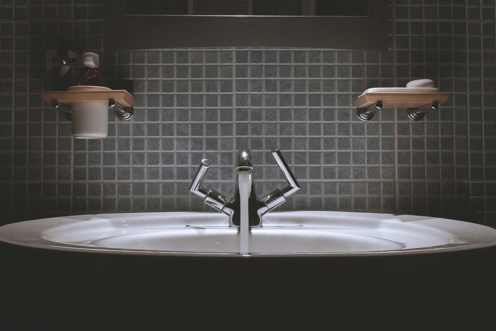 Laat Je Badkamer Stralen Met Spiegelverlichting